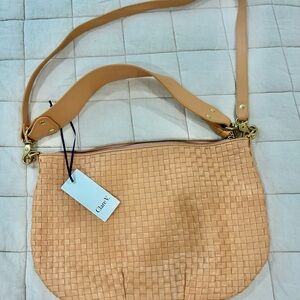 NWT Clare V Moyen Messenger Bisque